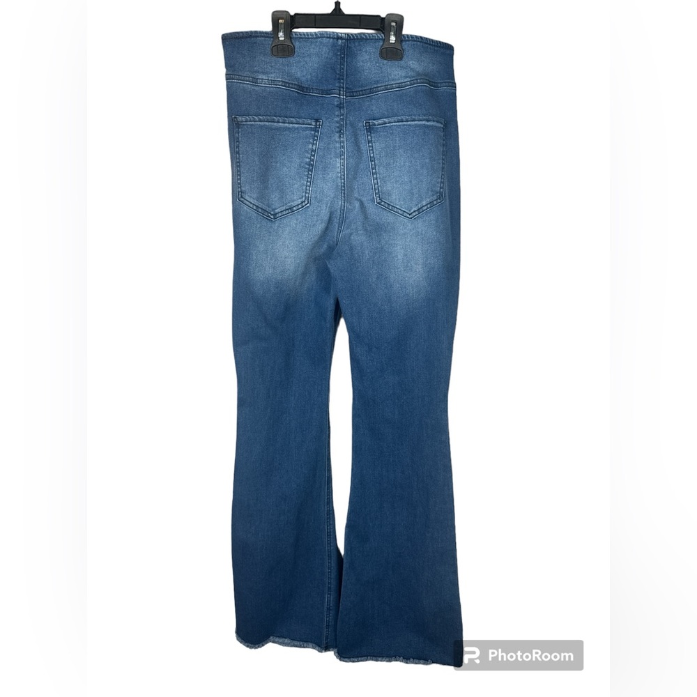 Flare Jeans - Picture 3 of 6